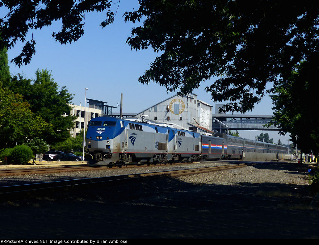 Amtrak 189 West  (South)
